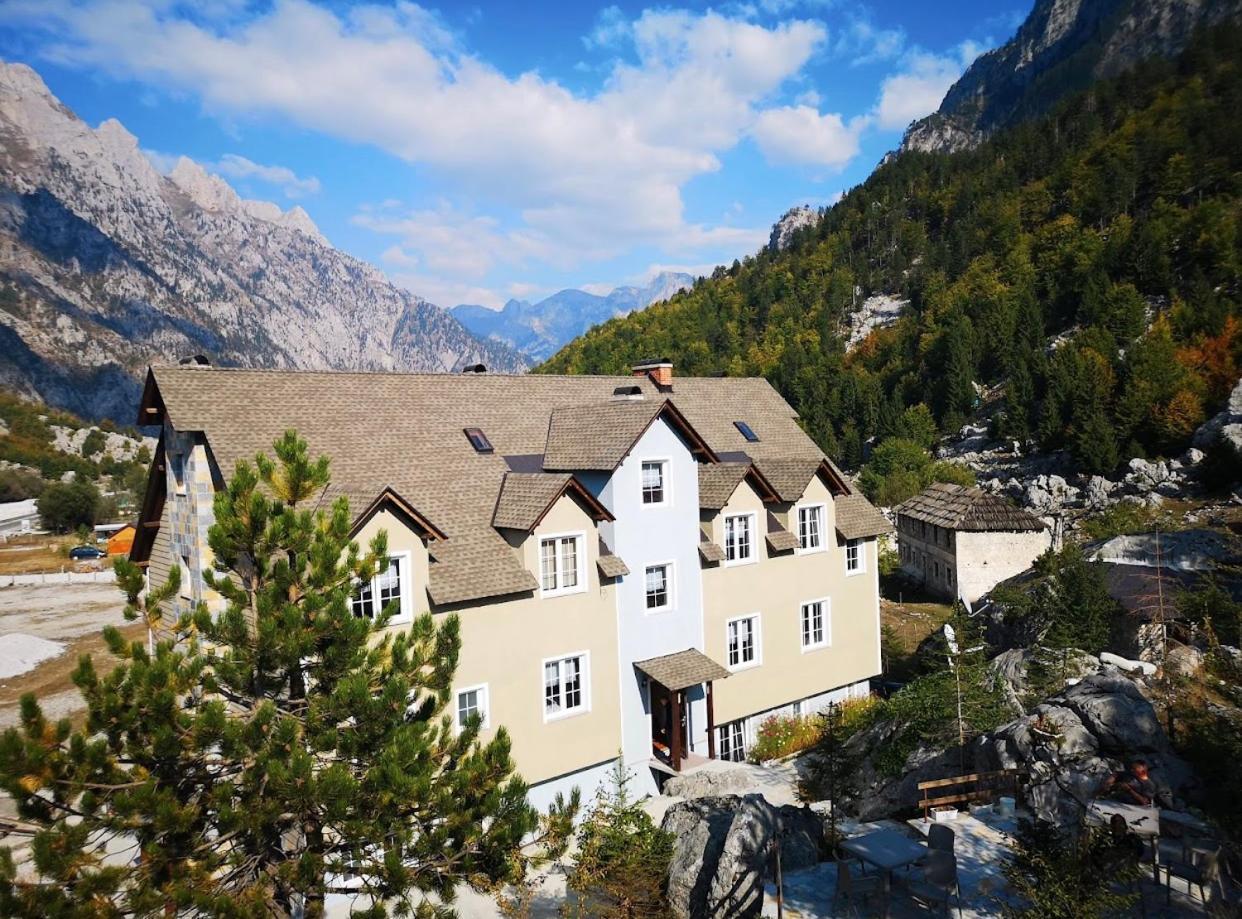 Bujtina Valbone Hotel ภายนอก รูปภาพ