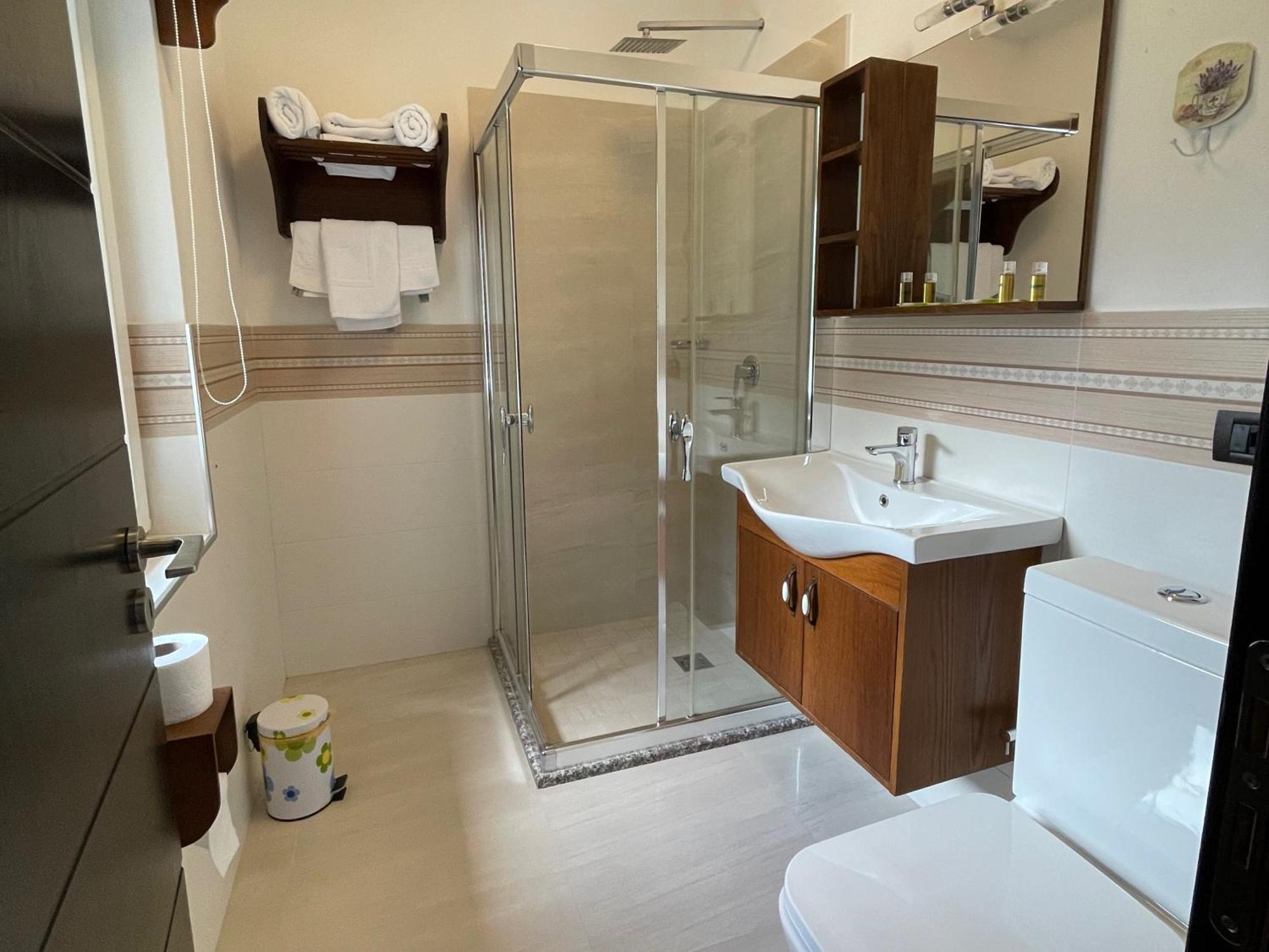 Bujtina Valbone Hotel ภายนอก รูปภาพ